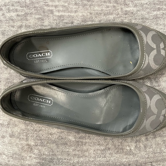 Coach Grey Patent Leather Monogrammed Flats for Women, Size 6 1/2 - Picture 4 of 13